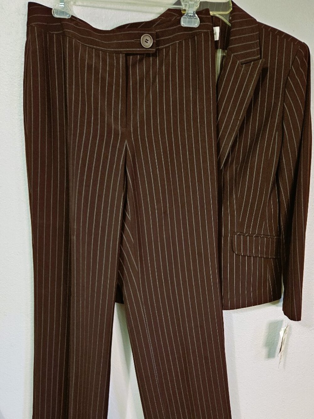 Jones New York Women's Dark Brown/White 2 PC Pinstripe Pant Suit Size 10 - Picture 7 of 10